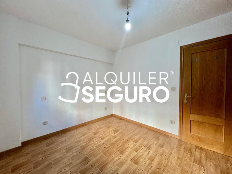 Piso en Calle de La Bañeza, MADRID MADRID