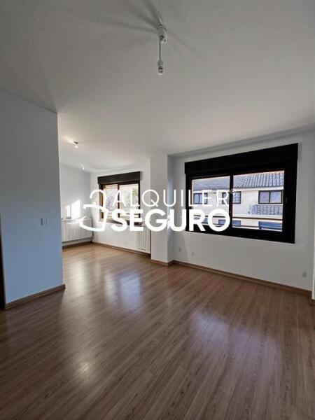 Piso en Calle Francisco Tomás y Valiente, MEJORADA DEL CAMPO MADRID