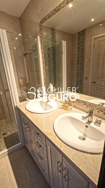 Inmueble en Calle Miguel de Cervantes, SEVILLA