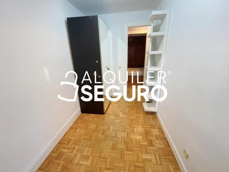 Inmueble en Calle Pedrezuela, MADRID