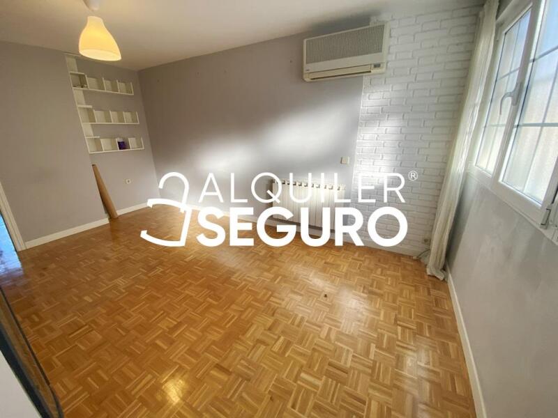 Inmueble en Calle Pedrezuela, MADRID