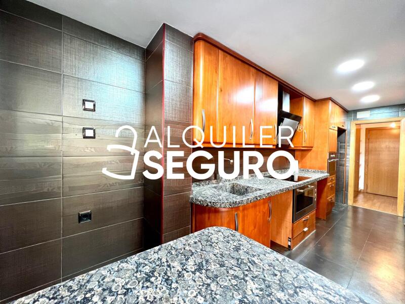 Inmueble en Calle de Valcarlos , MADRID