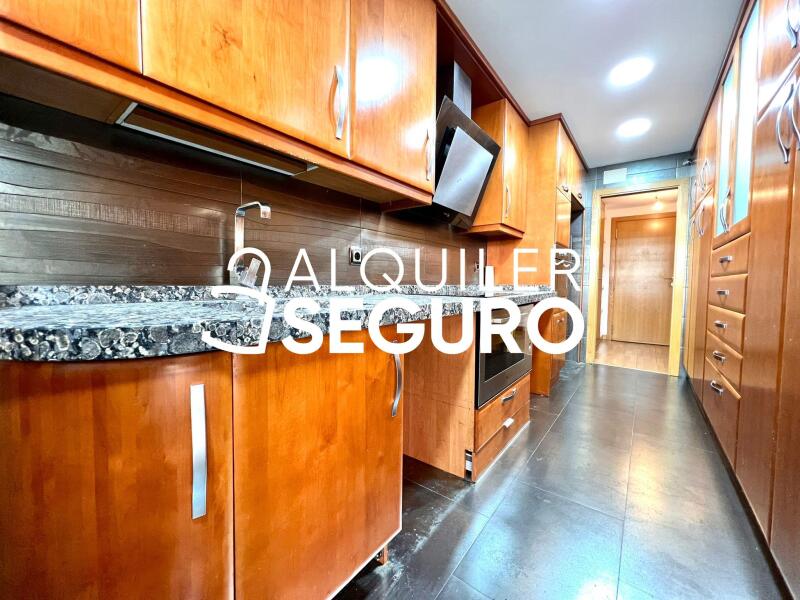 Inmueble en Calle de Valcarlos , MADRID