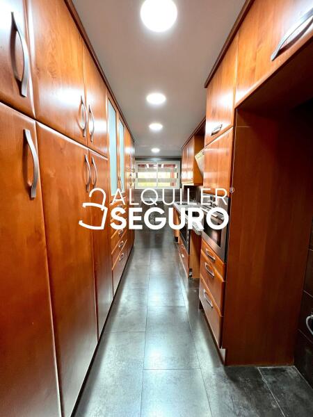 Inmueble en Calle de Valcarlos , MADRID