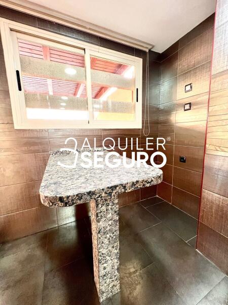 Inmueble en Calle de Valcarlos , MADRID