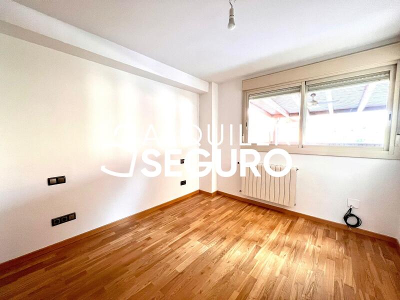 Inmueble en Calle de Valcarlos , MADRID