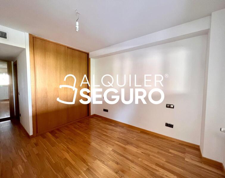 Inmueble en Calle de Valcarlos , MADRID