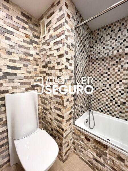 Inmueble en Calle de Valcarlos , MADRID