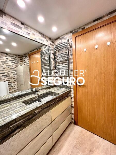 Inmueble en Calle de Valcarlos , MADRID