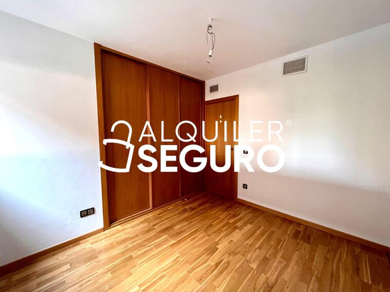 Inmueble en Calle de Valcarlos , MADRID