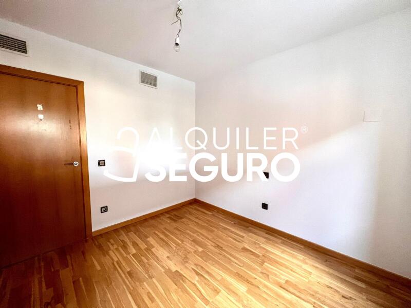 Inmueble en Calle de Valcarlos , MADRID