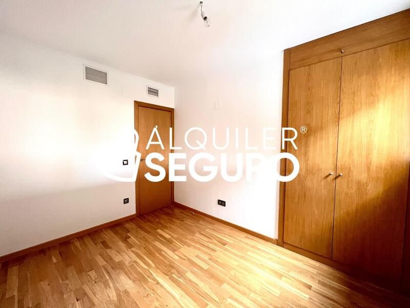 Inmueble en Calle de Valcarlos , MADRID