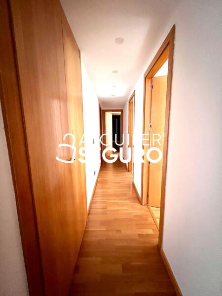 Inmueble en Calle de Valcarlos , MADRID