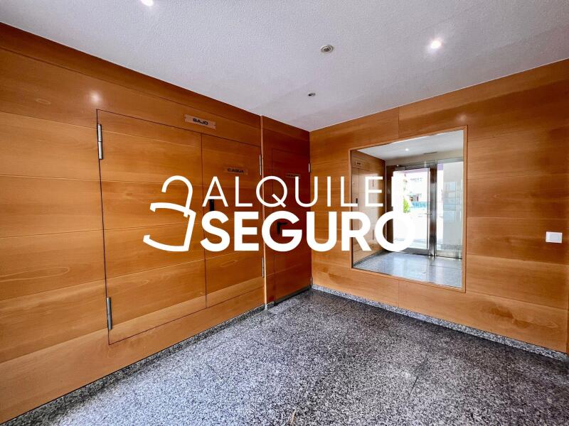 Inmueble en Calle de Valcarlos , MADRID