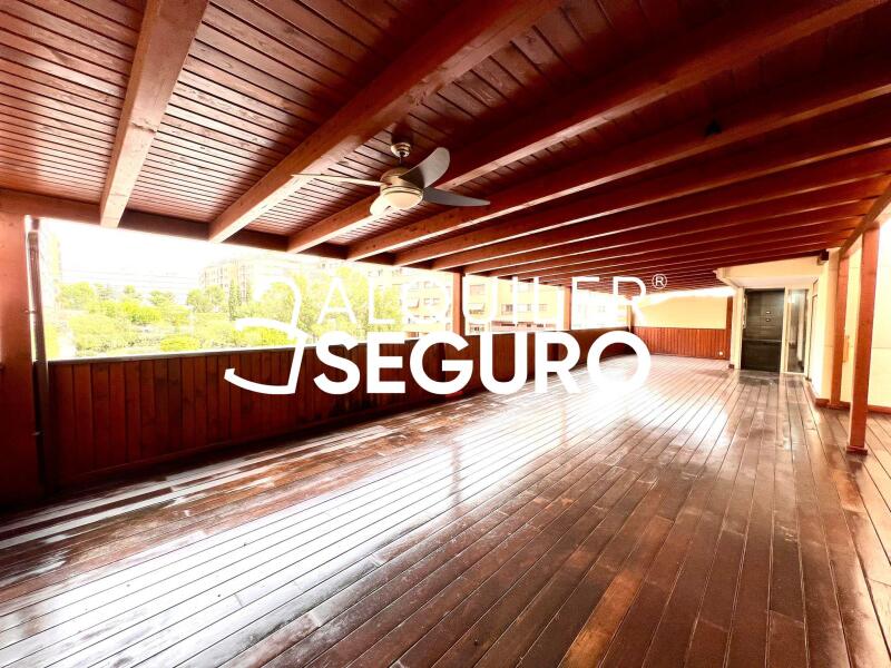 Inmueble en Calle de Valcarlos , MADRID