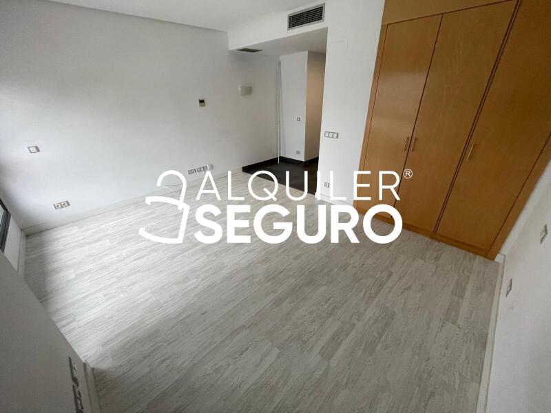 Inmueble en Calle  de Dulce Chacón, MADRID