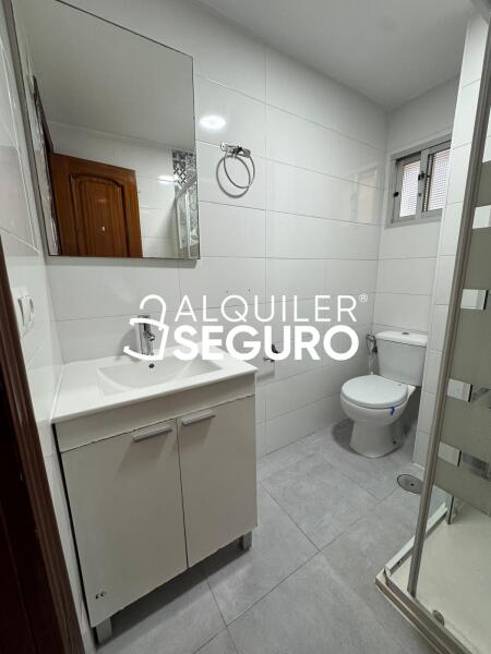 Piso en Avenida Bonaire, MÁLAGA MÁLAGA