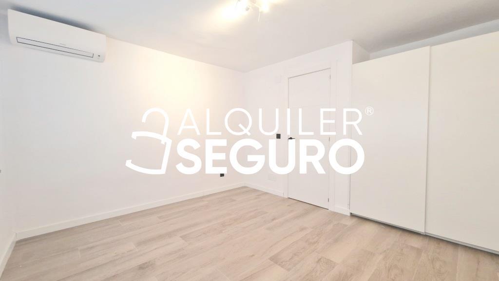 Piso en Calle Pedrezuela, MADRID MADRID