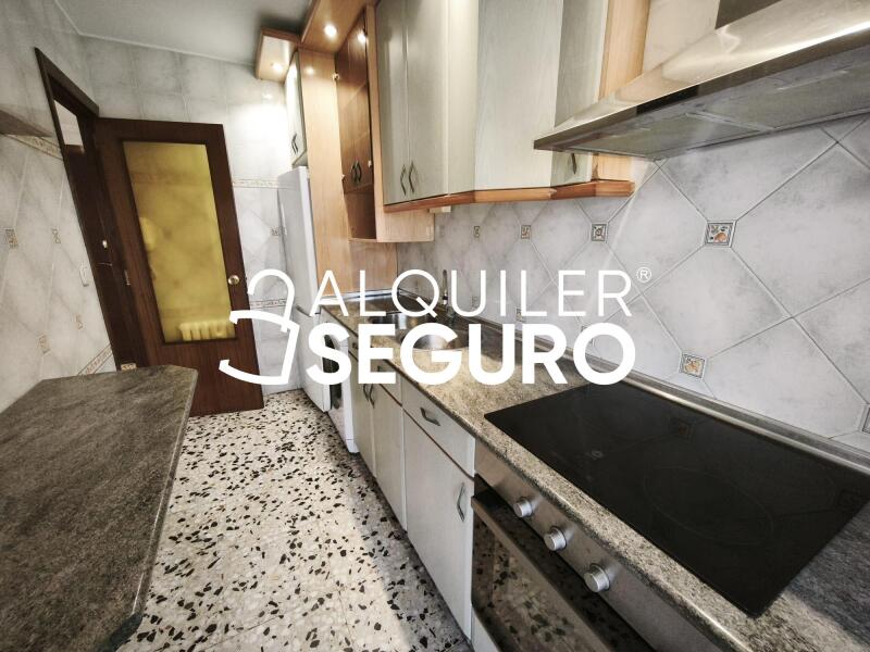 Piso en Calle de Oviedo, CASETAS ZARAGOZA