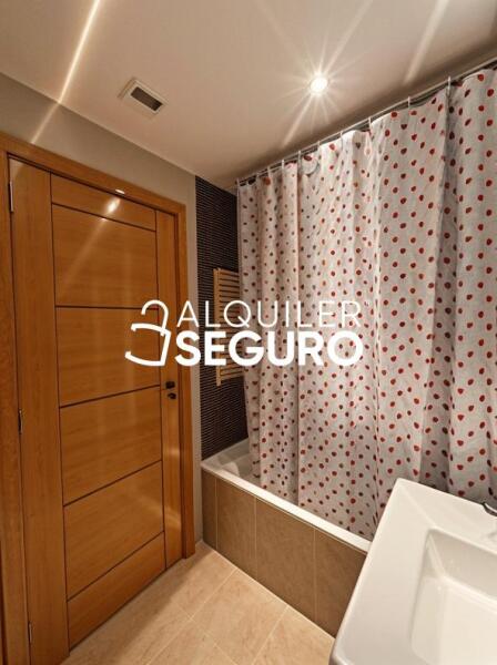 Inmueble en Calle Embalse de Navacerrada, MADRID