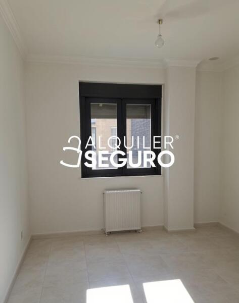 Piso en Calle La Fuente, PEDREZUELA MADRID