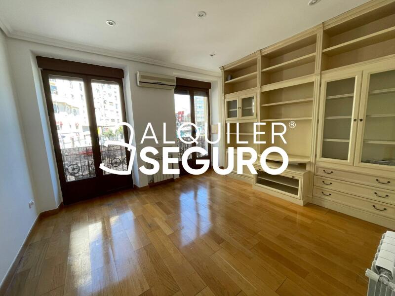 Inmueble en Avenida de la Reina Victoria, MADRID