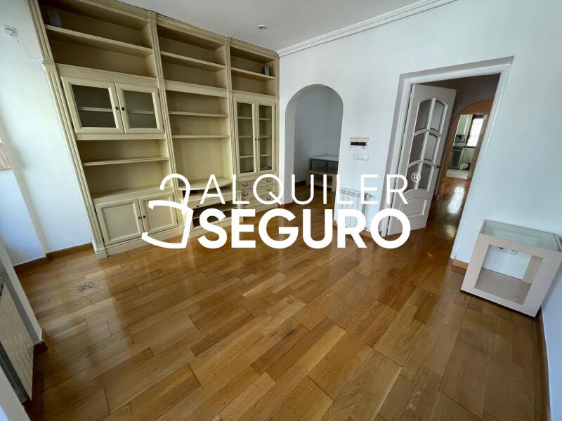 Inmueble en Avenida de la Reina Victoria, MADRID