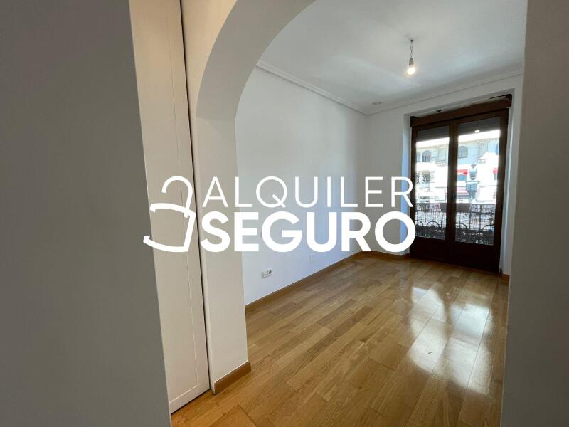 Inmueble en Avenida de la Reina Victoria, MADRID