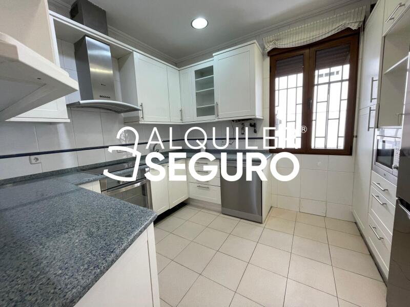 Inmueble en Avenida de la Reina Victoria, MADRID