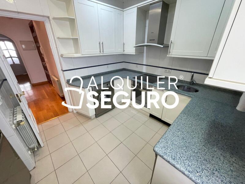 Inmueble en Avenida de la Reina Victoria, MADRID