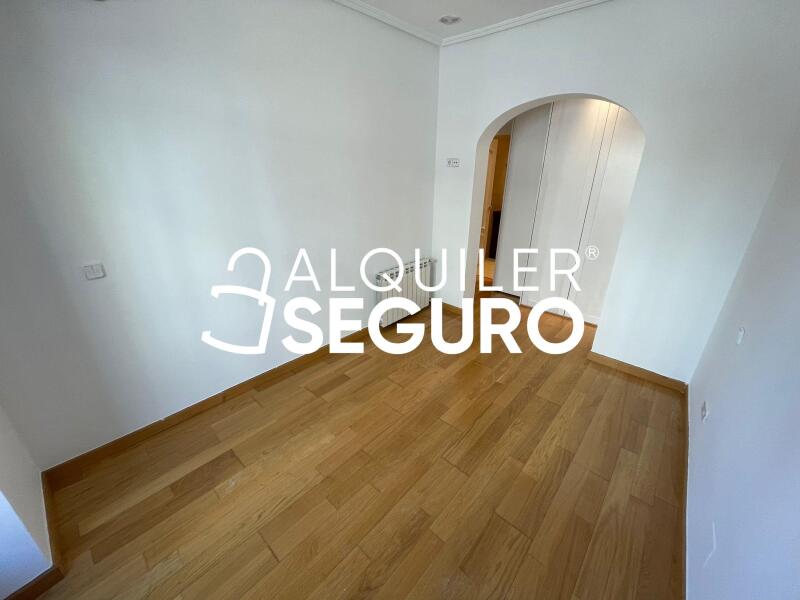 Inmueble en Avenida de la Reina Victoria, MADRID