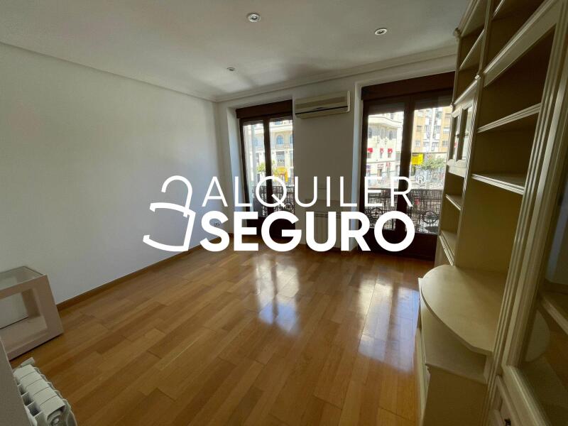 Inmueble en Avenida de la Reina Victoria, MADRID