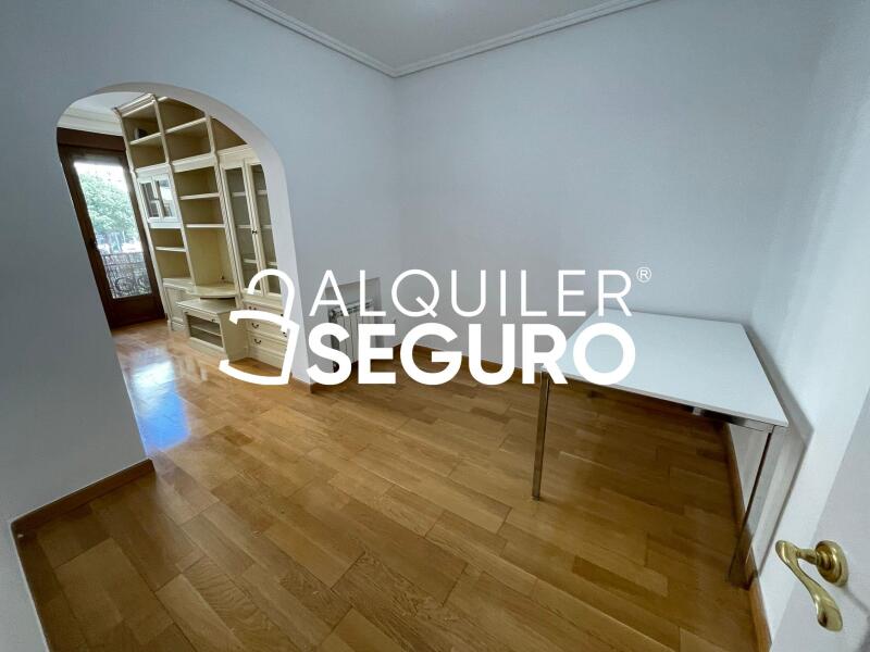 Inmueble en Avenida de la Reina Victoria, MADRID