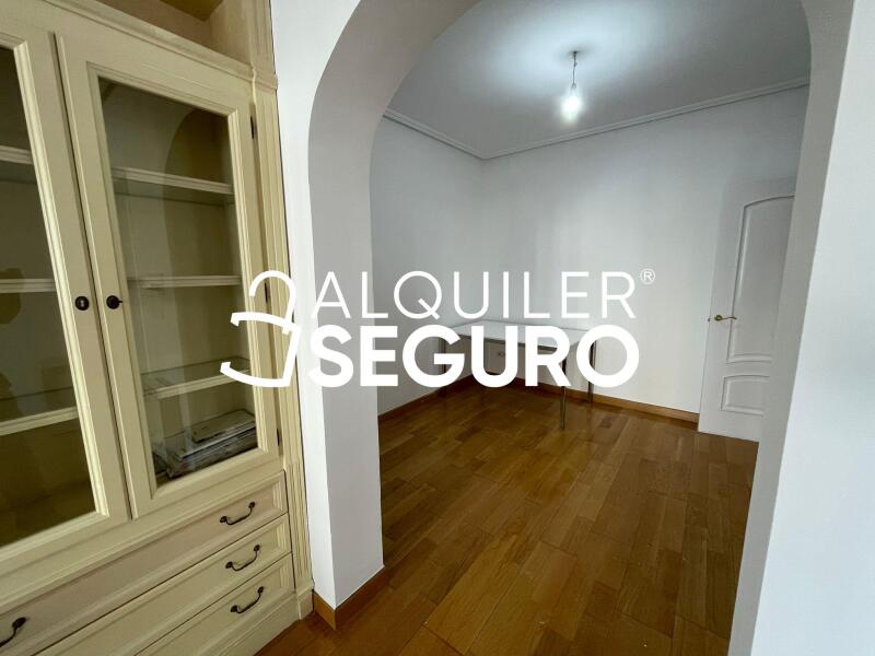 Inmueble en Avenida de la Reina Victoria, MADRID