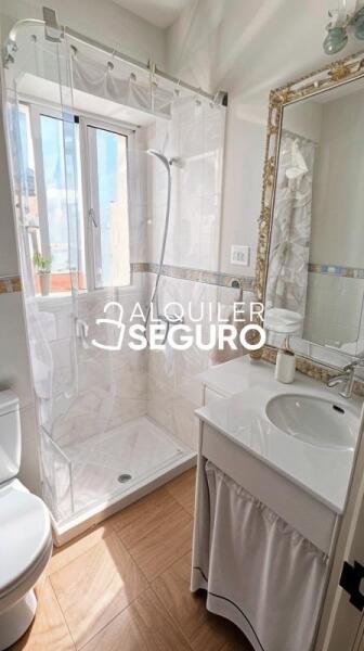 Piso en Calle Alfonso de Orléans y Borbón, SEVILLA SEVILLA