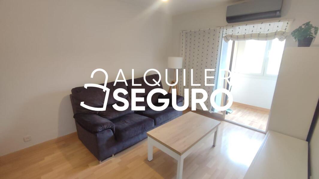 Inmueble en Plaza de Corcubión, MADRID