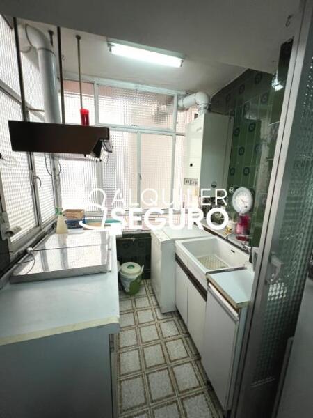 Inmueble en Calle Manojo de Rosas, MADRID