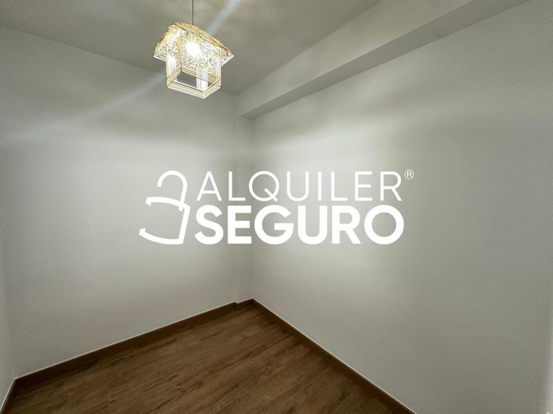 Piso en Calle Esteban Collantes, MADRID MADRID