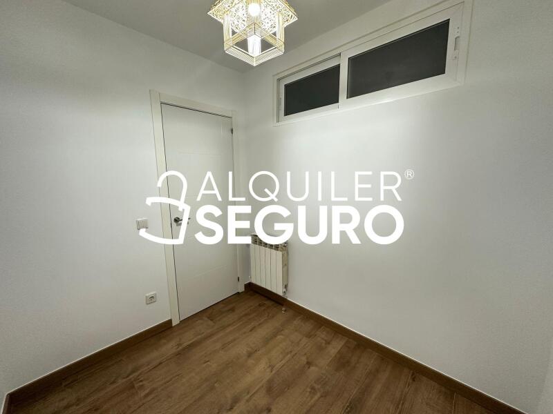 Piso en Calle Esteban Collantes, MADRID MADRID