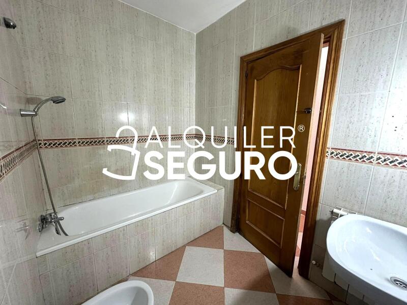 Piso en Calle Alfonso XI, NAVAS DEL REY MADRID