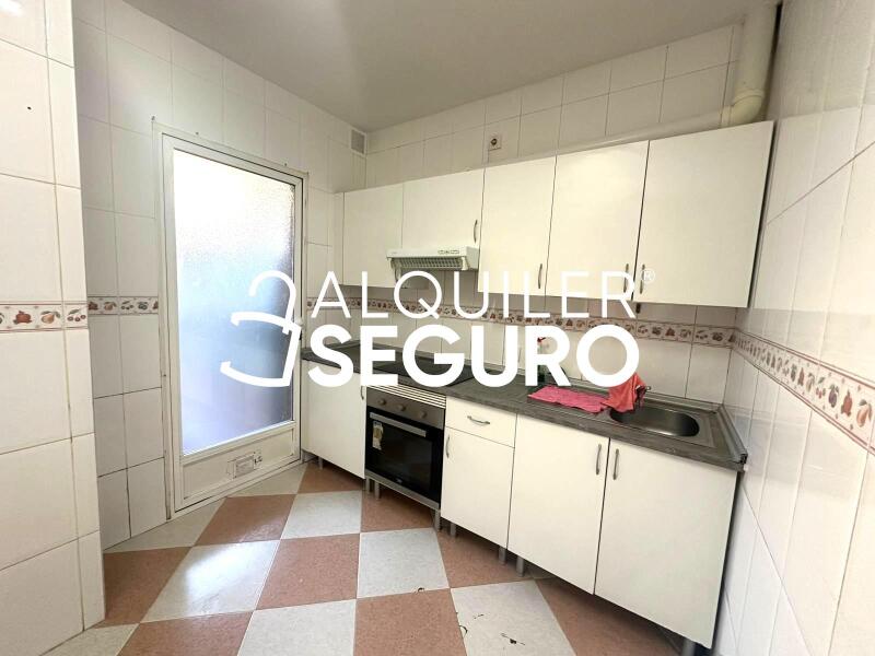 Piso en Calle Alfonso XI, NAVAS DEL REY MADRID