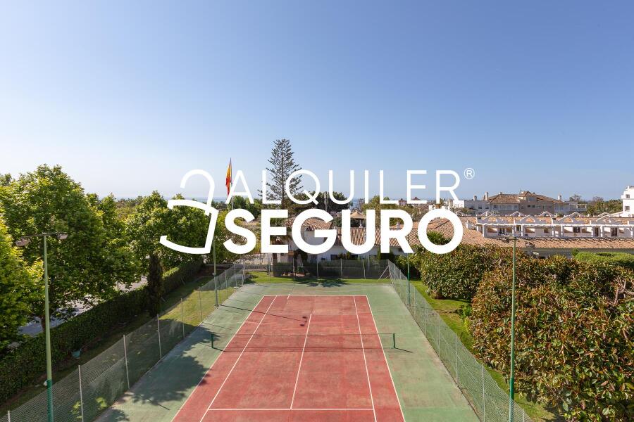 Piso en Calle BV Principe Alfonso Hohenloh, MARBELLA MÁLAGA