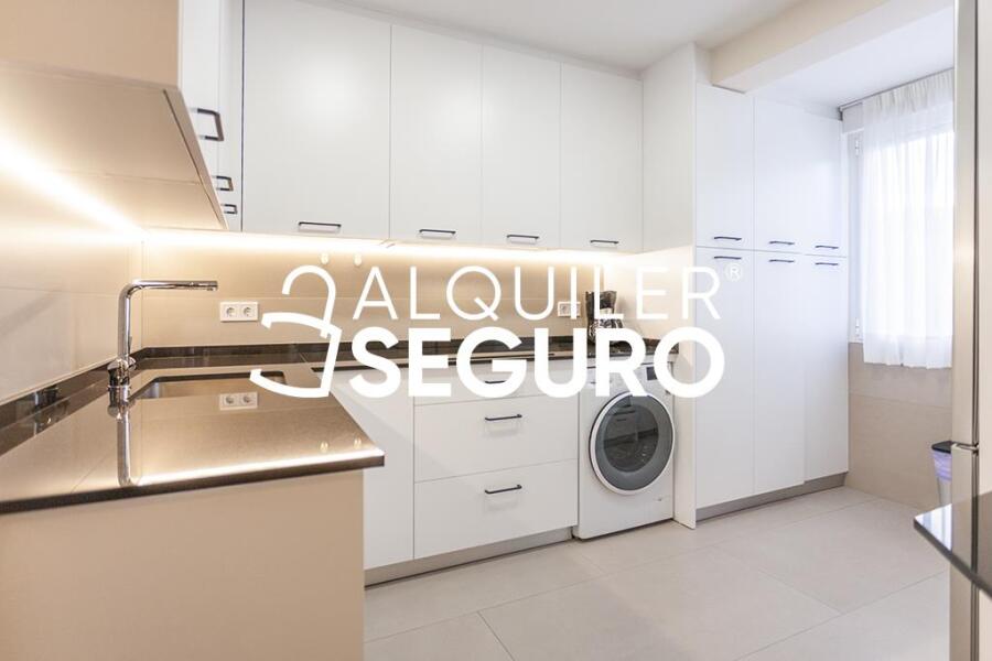 Inmueble en Calle de Víctor de la Serna, MADRID