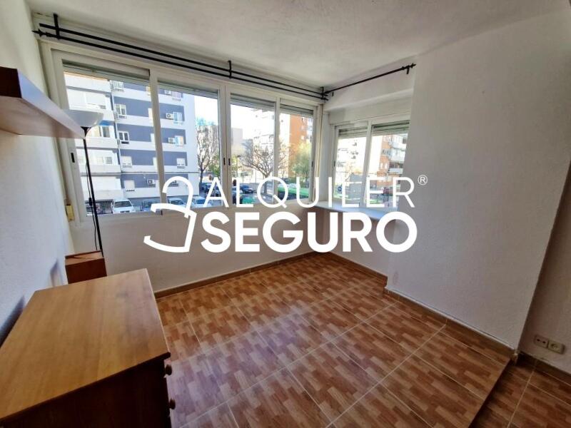 Inmueble en Calle Simón Hernandez, MADRID