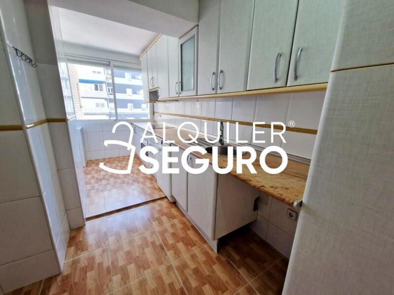 Inmueble en Calle Simón Hernandez, MADRID