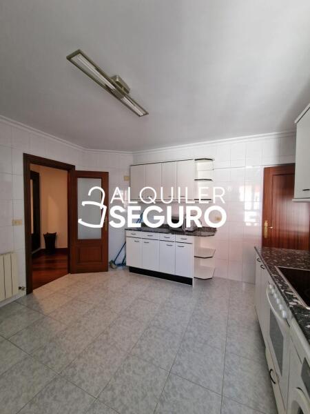 Piso en Avenida Ferrocarril, BILBAO VIZCAYA-BIZKAIA