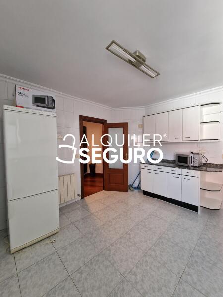 Piso en Avenida Ferrocarril, BILBAO VIZCAYA-BIZKAIA