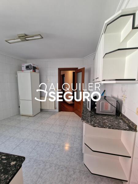 Piso en Avenida Ferrocarril, BILBAO VIZCAYA-BIZKAIA