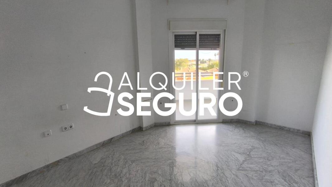 Inmueble en Calle Lituania, SEVILLA