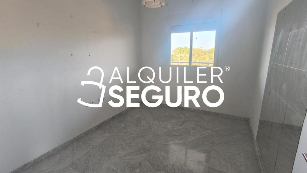 Inmueble en Calle Lituania, SEVILLA